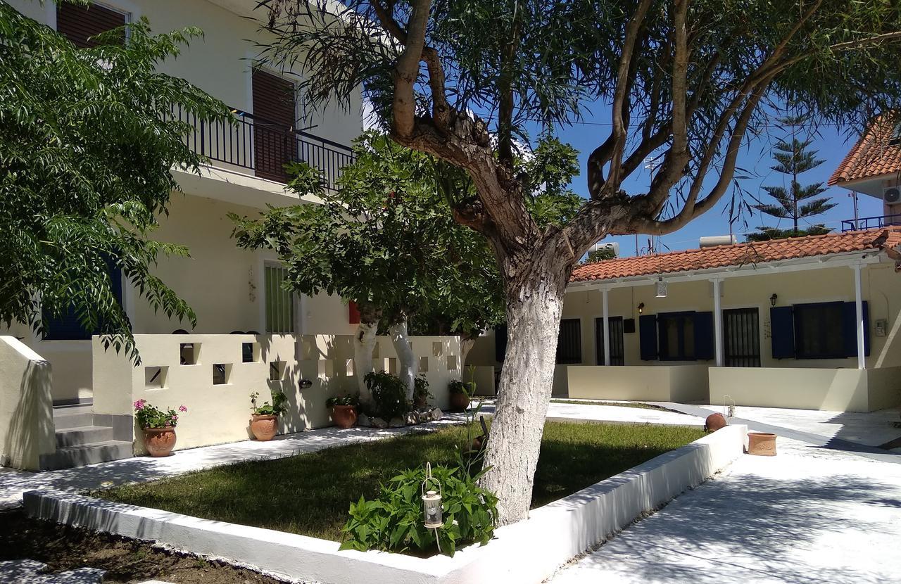 Sarantakis Apartments Agios Andreas  Buitenkant foto